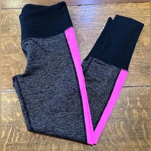 Victoria’s Secret VSX sport leggings sz‎ small zip at ankle unique pink black